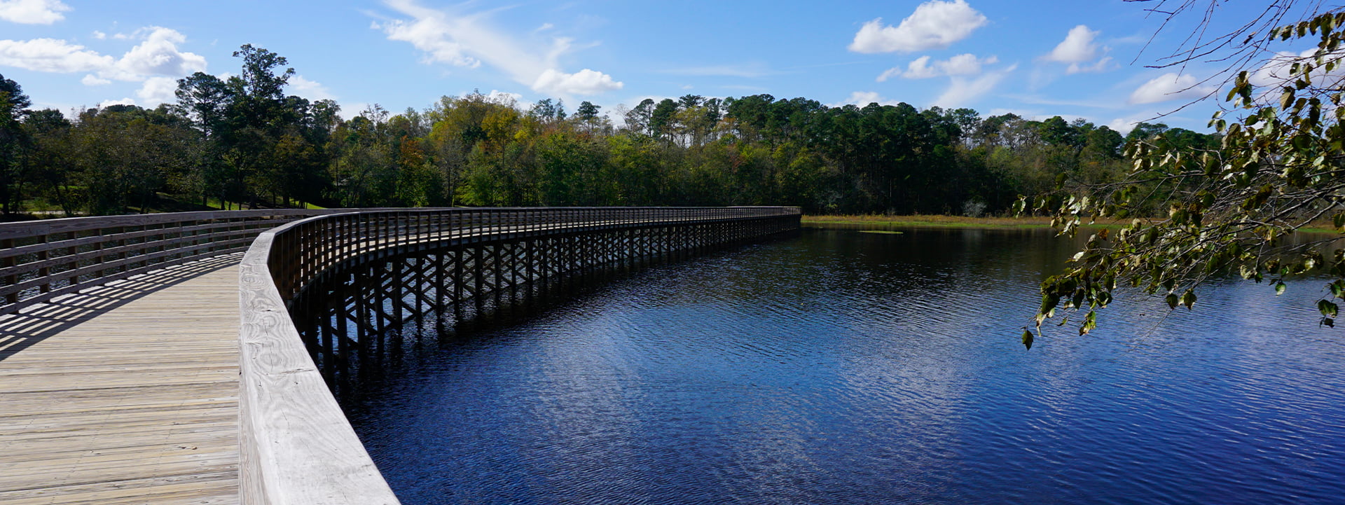 Bridge over Lake Wilson in North Carolina